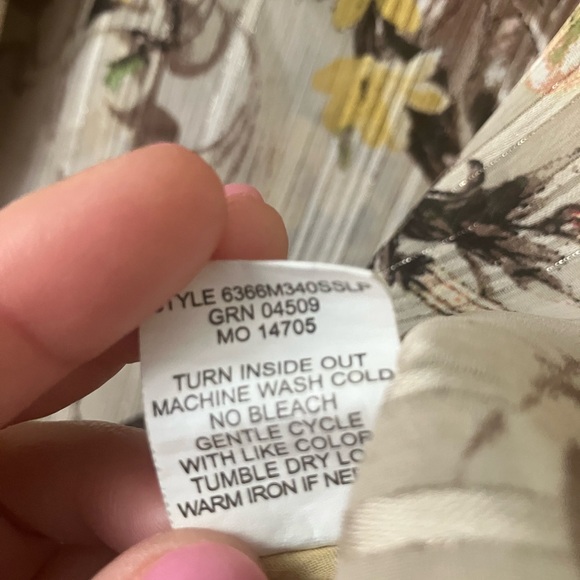 Floral V-Neck Layered Blouse - Picture 8 of 8